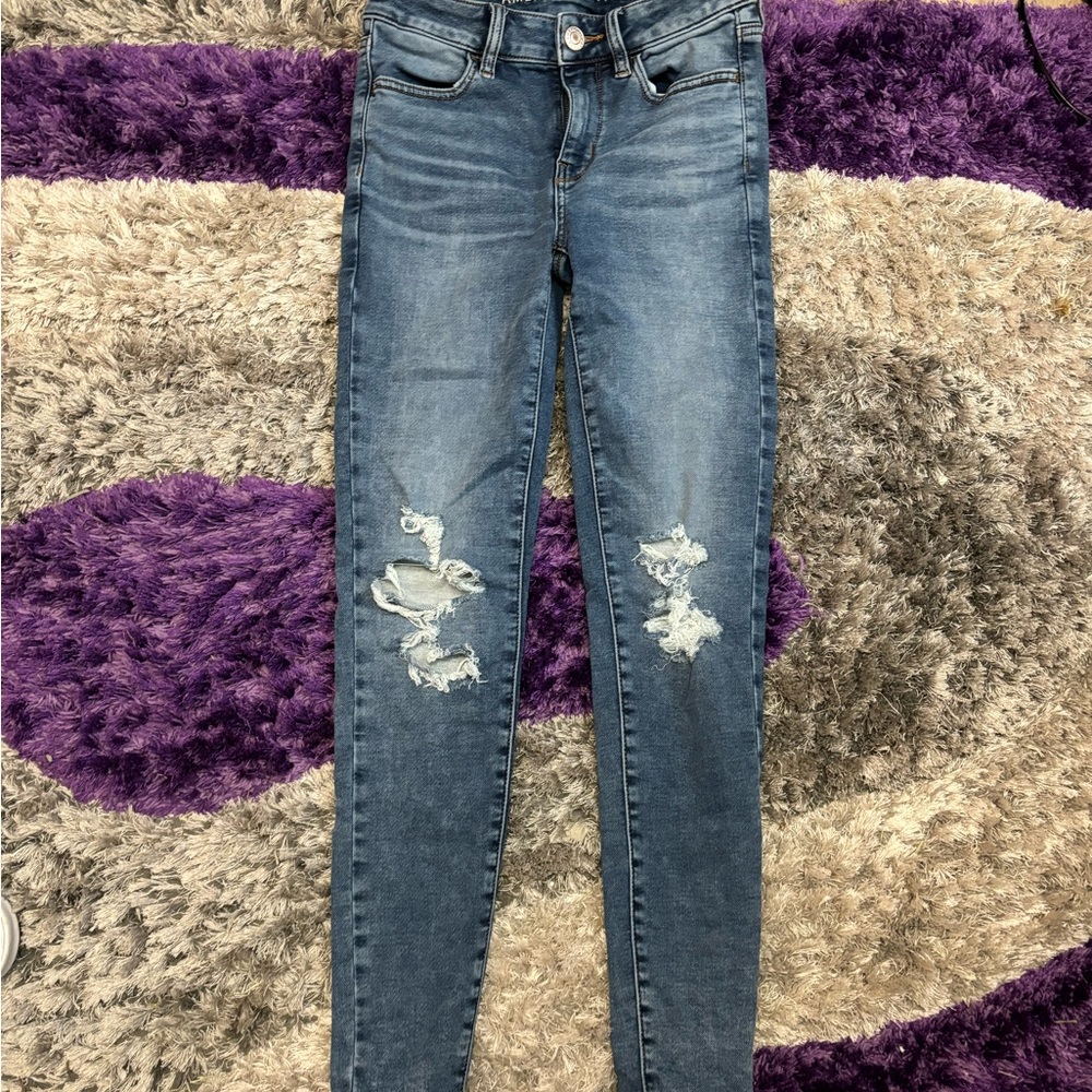 American Eagle ripped jeans!💙